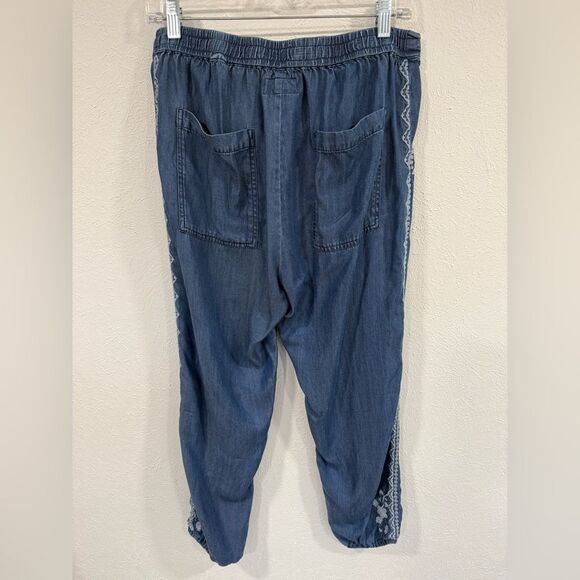 Johnny Was Embroidered
Floral Lyocell Chambray Jogger Denim Pants, Size S - Picture 3 of 7